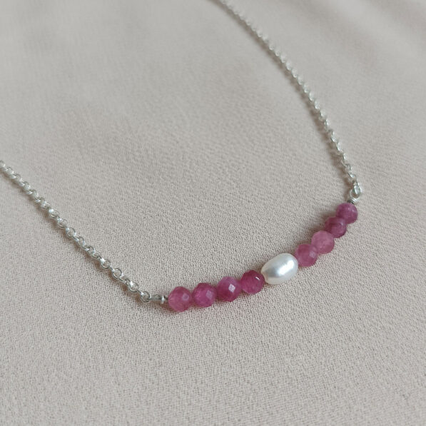 Stříbrný náhrdelník s turmalínem a říční perlou