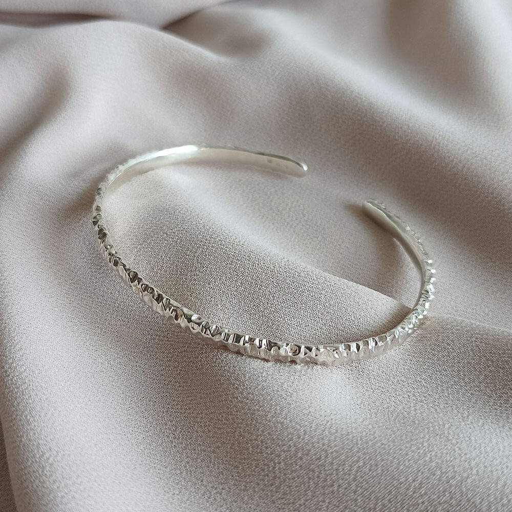 Náramek se strukturovaným povrchem, Ag 925/1000