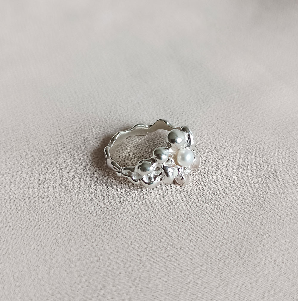 Stříbrný prsten Fluid bloom s bílou říční perlou, Ag 925/1000 - 13