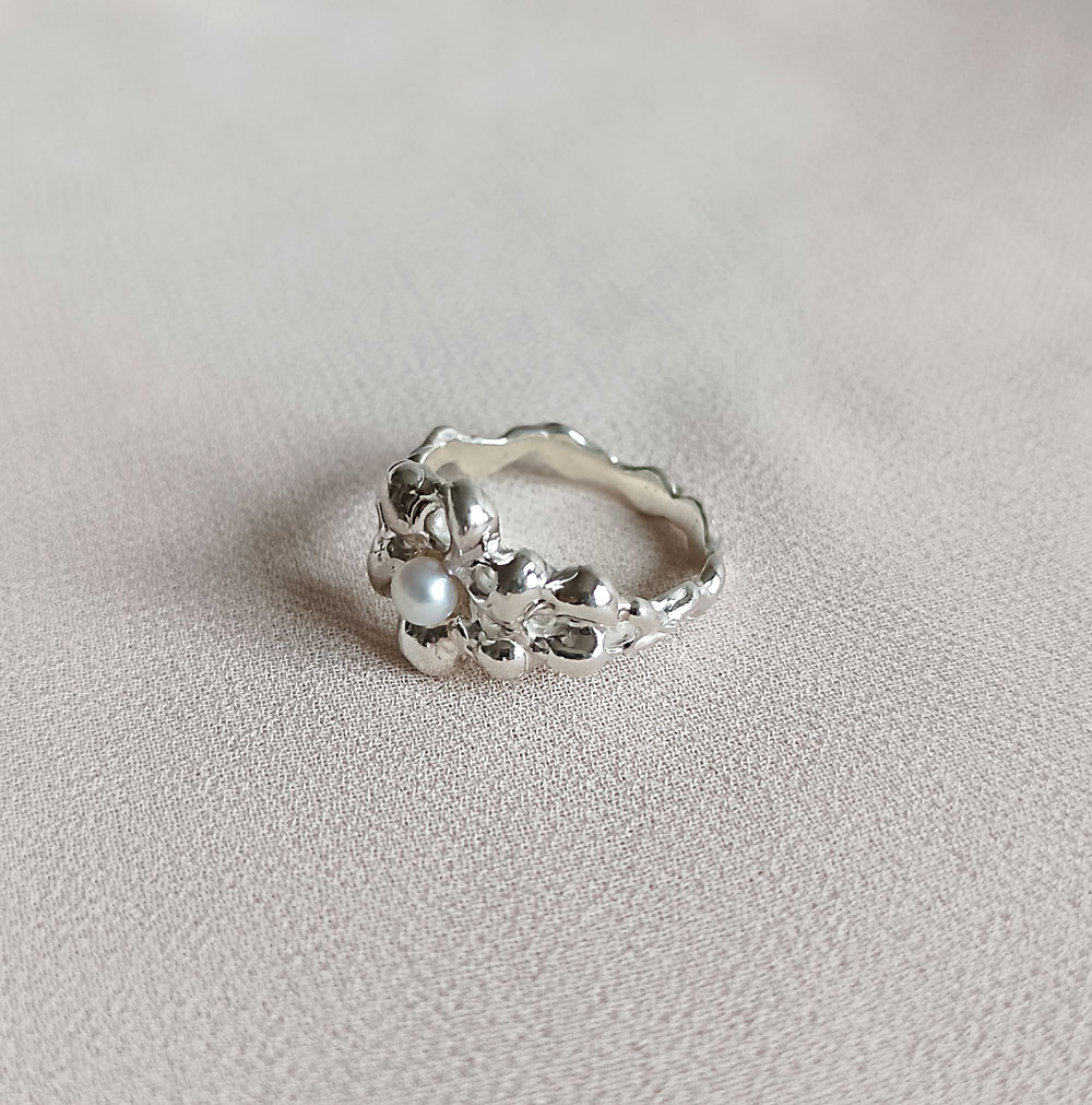 Stříbrný prsten Fluid bloom s bílou říční perlou, Ag 925/1000 - 13