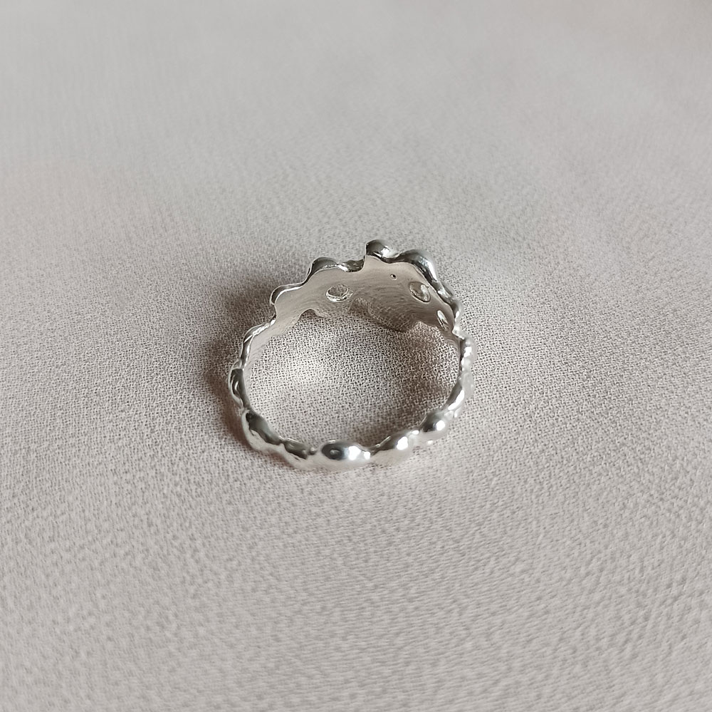 Stříbrný prsten fluid bloom s říční perlou